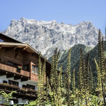 Hotel Tirolerhof - Familotel Zugspitze แอห์วัลด์ ภายนอก รูปภาพ