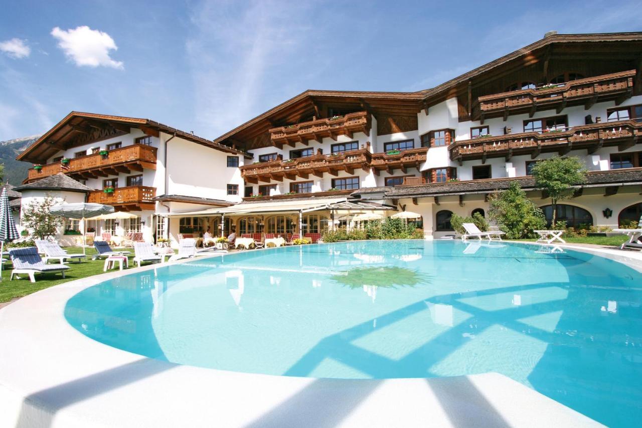 Hotel Tirolerhof - Familotel Zugspitze แอห์วัลด์ ภายนอก รูปภาพ