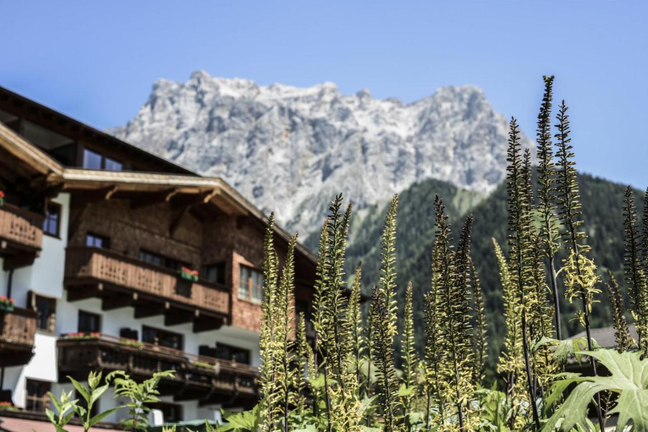 Hotel Tirolerhof - Familotel Zugspitze แอห์วัลด์ ภายนอก รูปภาพ