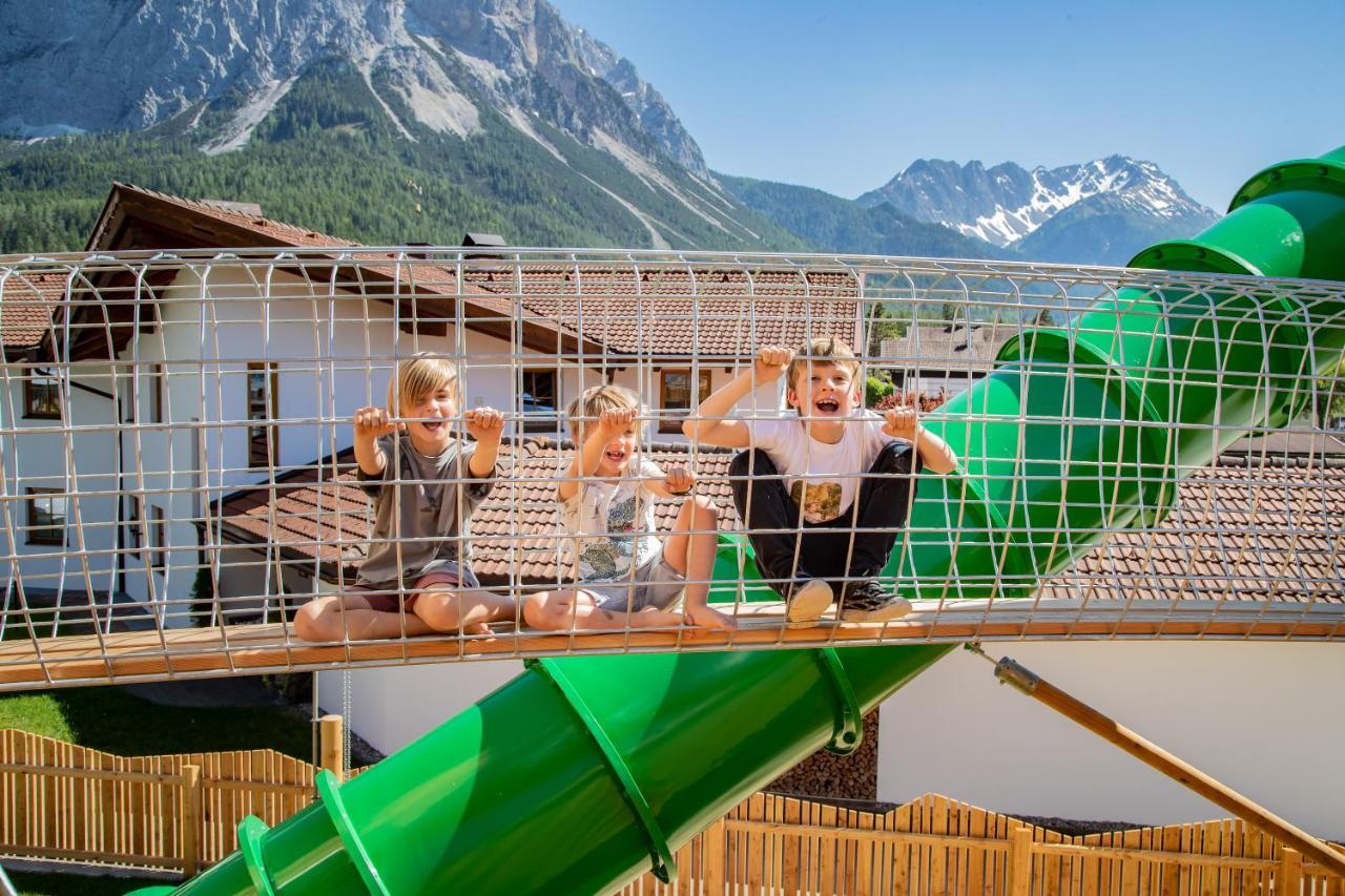 Hotel Tirolerhof - Familotel Zugspitze แอห์วัลด์ ภายนอก รูปภาพ