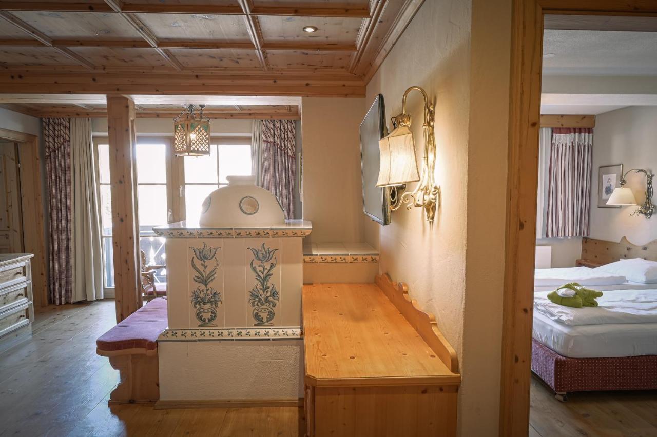 Hotel Tirolerhof - Familotel Zugspitze แอห์วัลด์ ภายนอก รูปภาพ