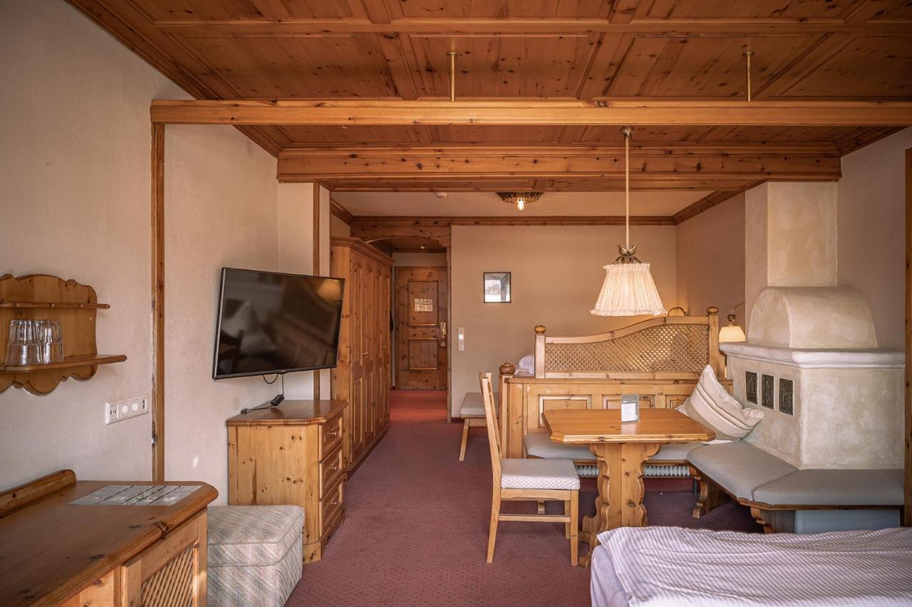 Hotel Tirolerhof - Familotel Zugspitze แอห์วัลด์ ภายนอก รูปภาพ
