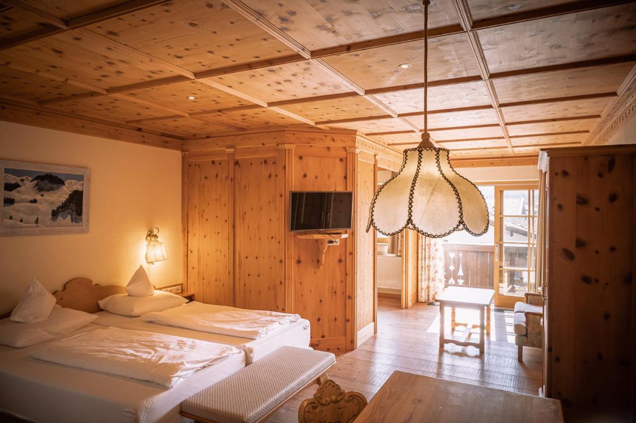 Hotel Tirolerhof - Familotel Zugspitze แอห์วัลด์ ภายนอก รูปภาพ