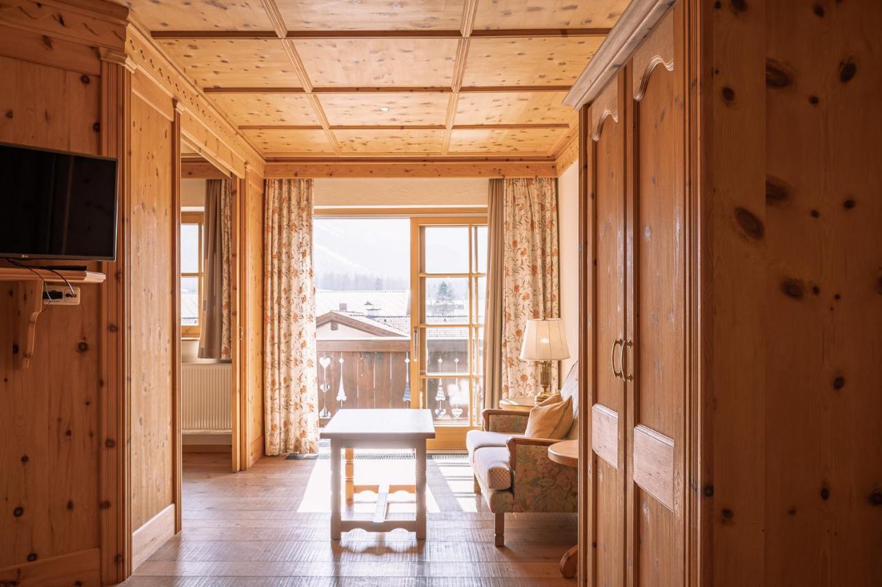Hotel Tirolerhof - Familotel Zugspitze แอห์วัลด์ ภายนอก รูปภาพ