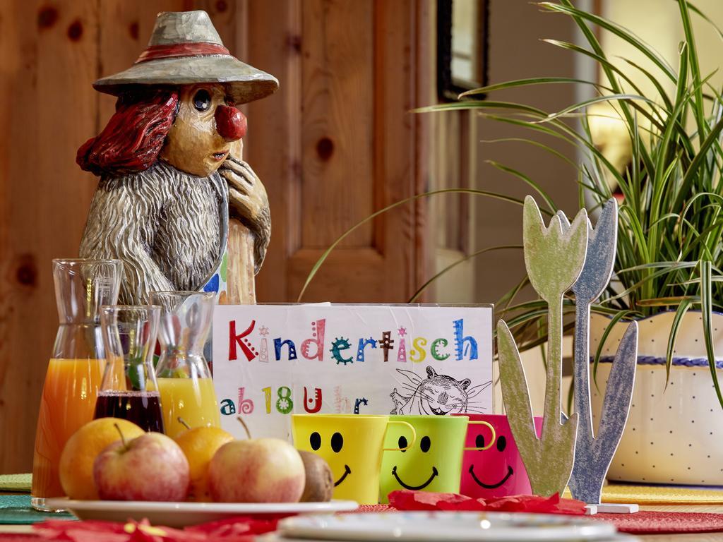 Hotel Tirolerhof - Familotel Zugspitze แอห์วัลด์ ภายนอก รูปภาพ